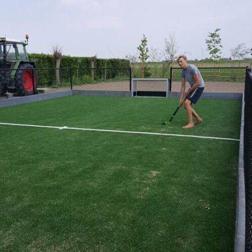 Mini hockeydoelen 37 Onze mini hockeydoelen, hier geplaatst in een door ons geleverd hockeyveld in Brummen.